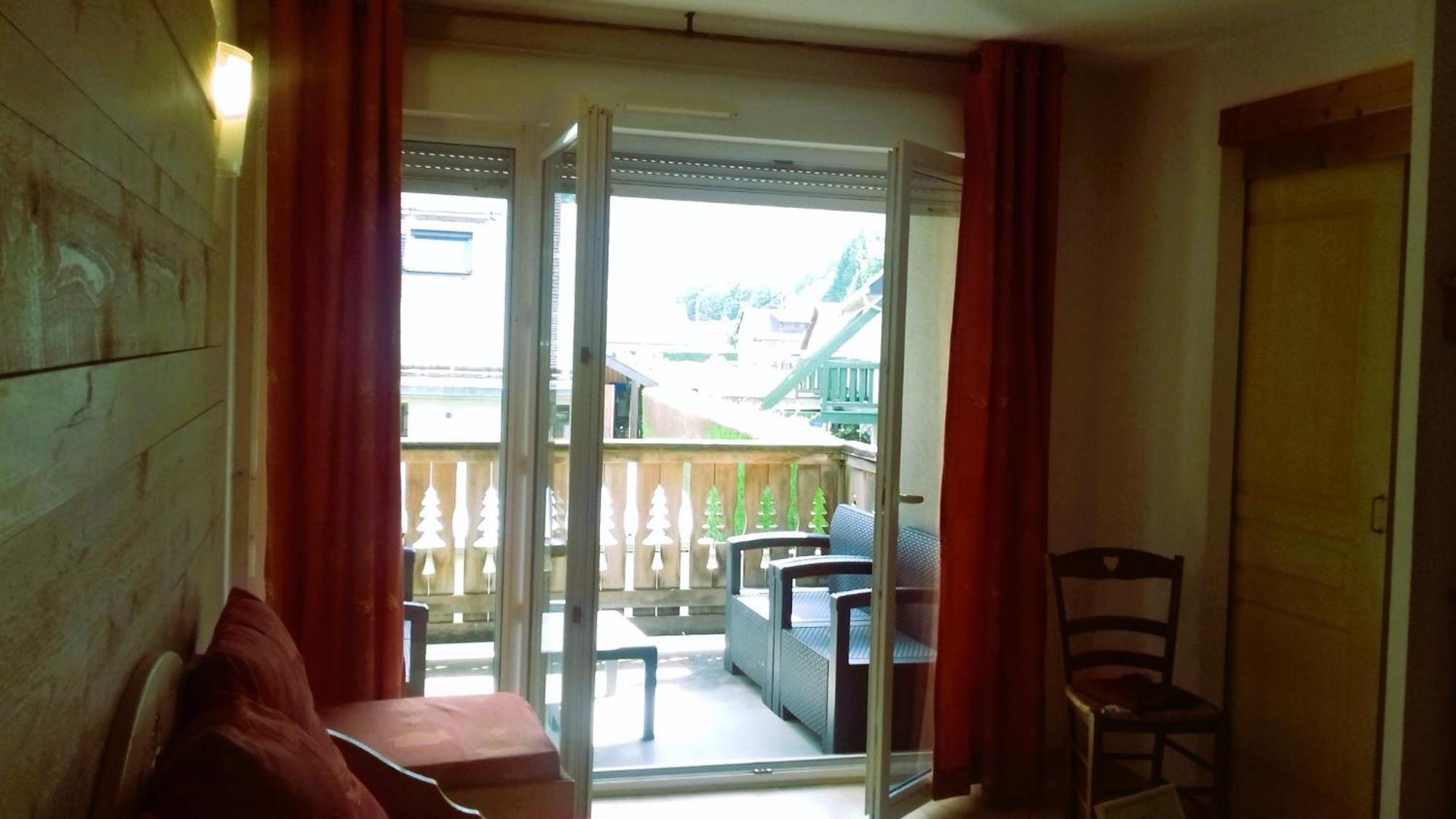 Le 102, T3 Pour 5 Personnes, Vue Montagne, Classe 2 Etoiles Nf, Parking, Piscine En Ete Bagnères-de-Luchon Exterior foto